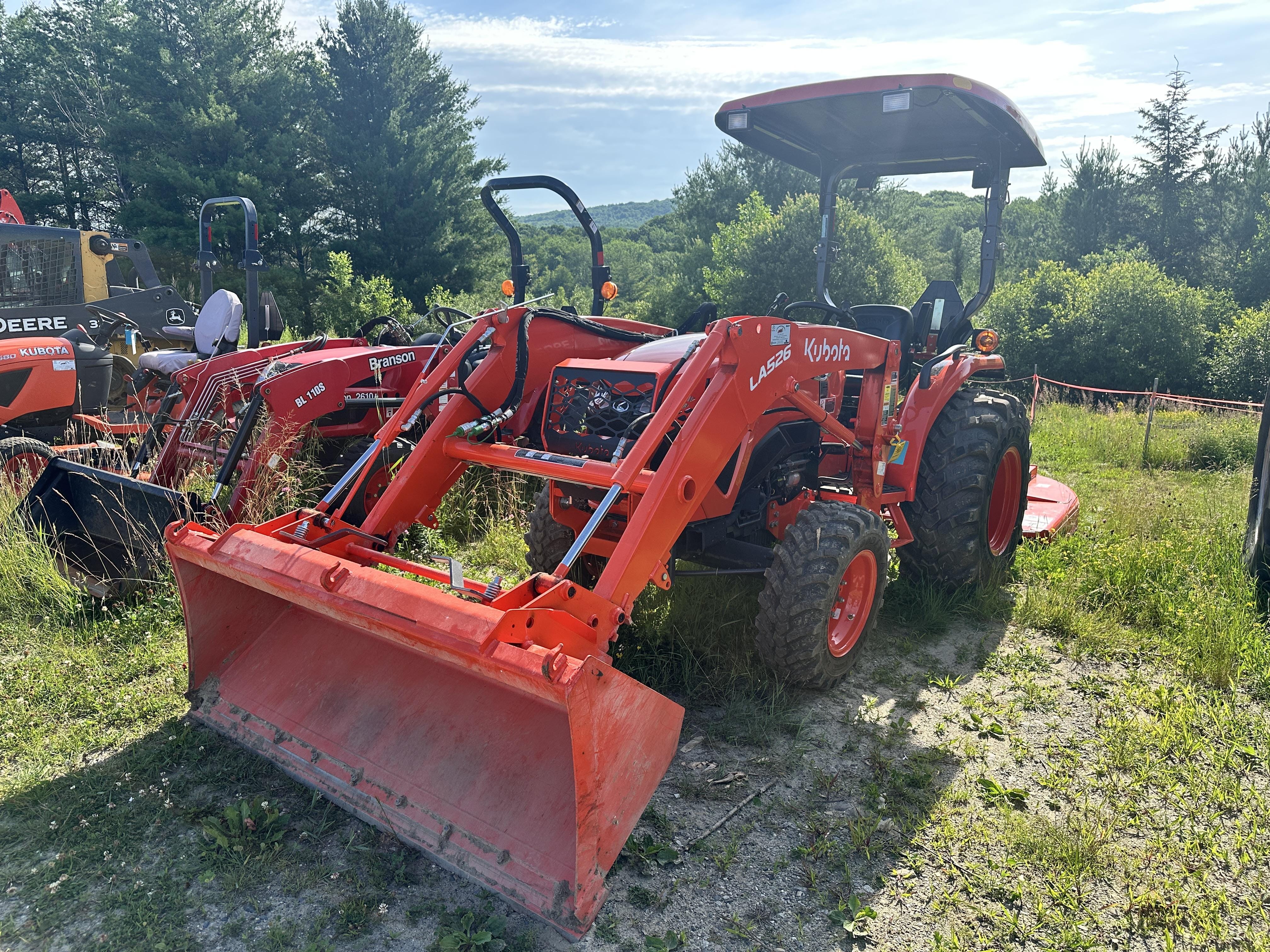 2023 Kubota L3902HST Equipment Image0