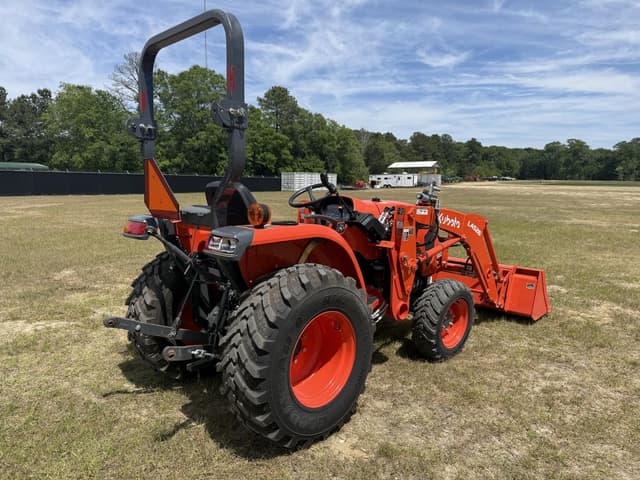Image of Kubota L3902HST equipment image 4