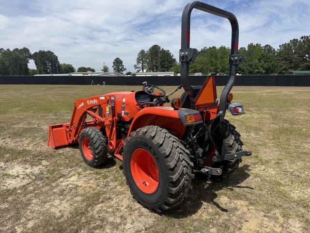Image of Kubota L3902HST equipment image 2