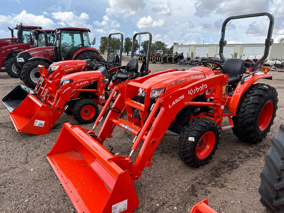 2023 Kubota L3902HST Equipment Image0