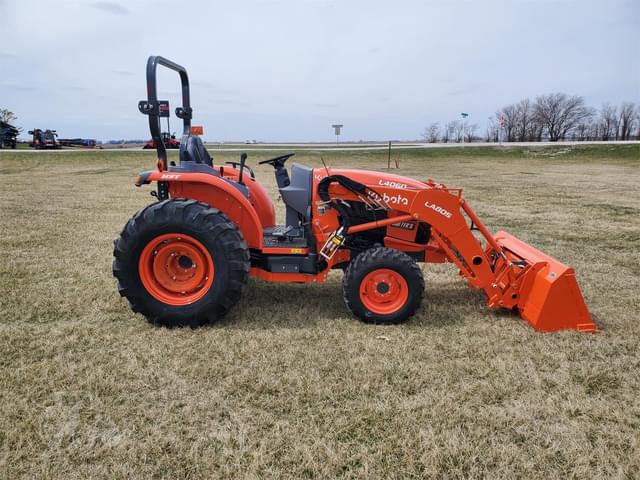 Image of Kubota L4060HST-LE equipment image 4