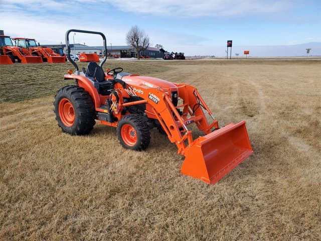 Image of Kubota L4060HST-LE equipment image 3