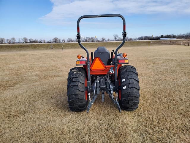 Image of Kubota L4060HST-LE equipment image 4