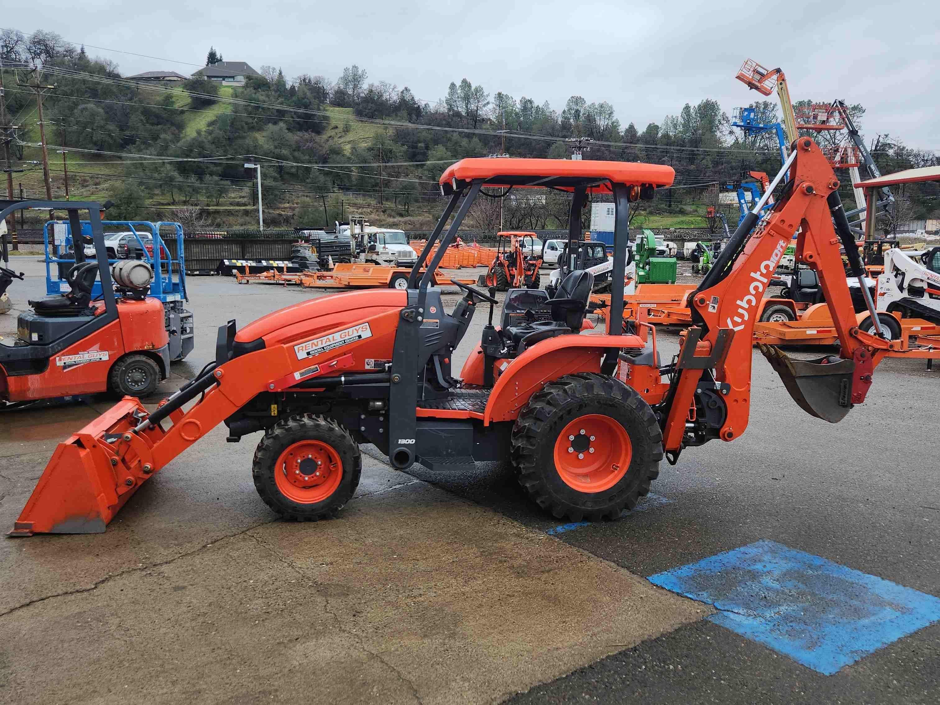 2023 Kubota L47 Equipment Image0