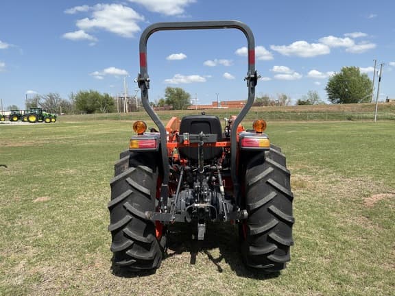Image of Kubota L4701 equipment image 2
