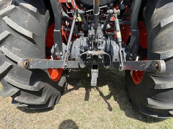 Image of Kubota L4701 equipment image 3