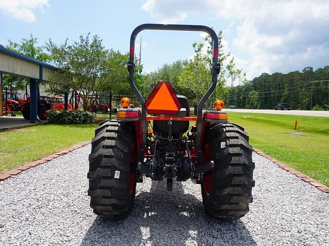 Image of Kubota L4701DT equipment image 1