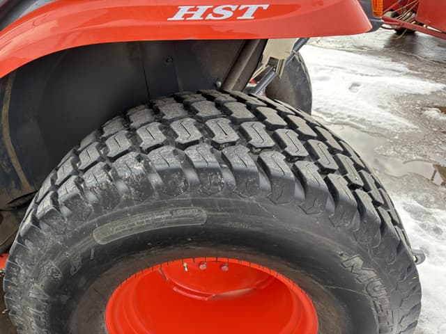 Image of Kubota L6060HSTC equipment image 4