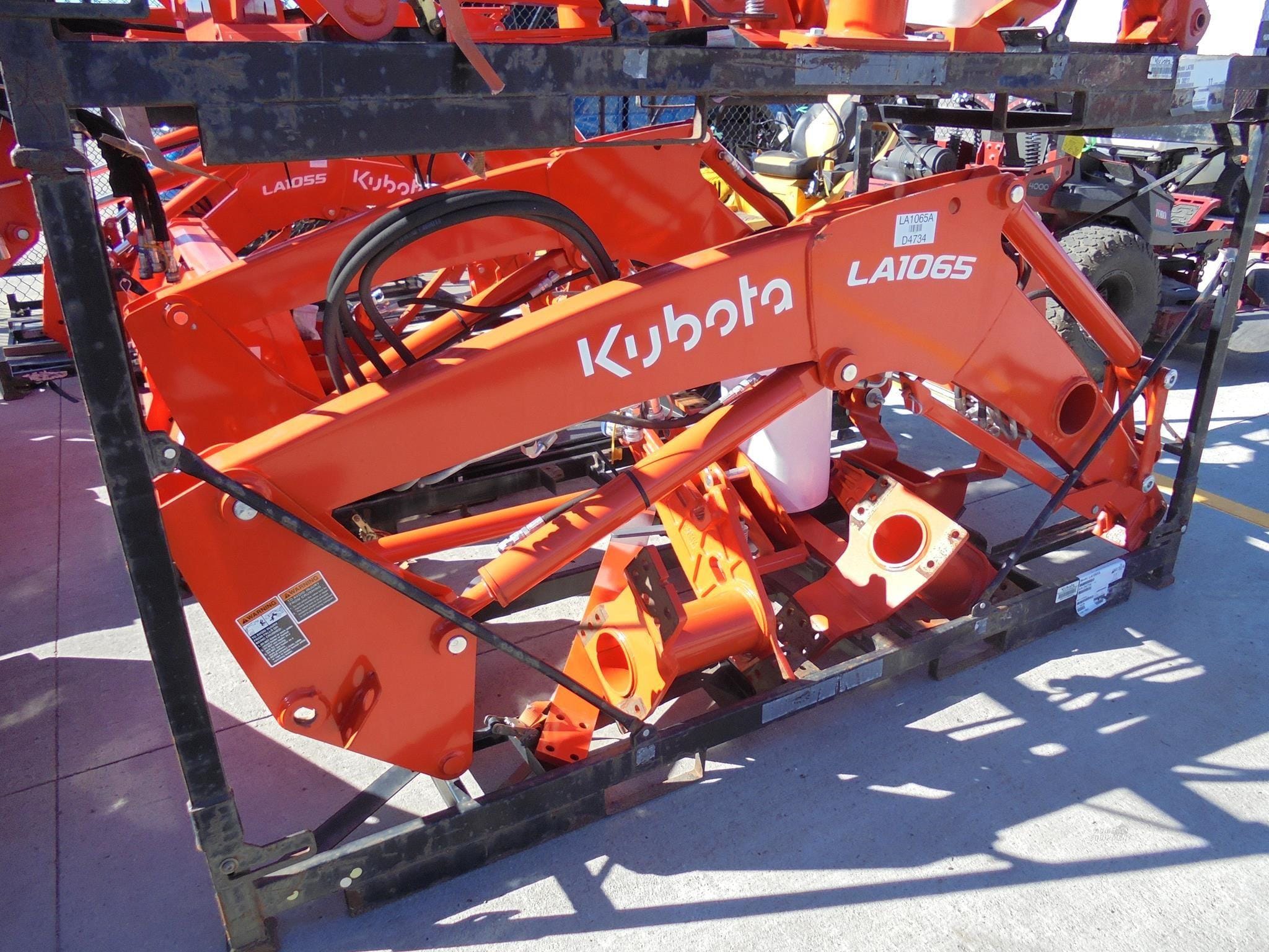 2023 Kubota LA1065 Equipment Image0