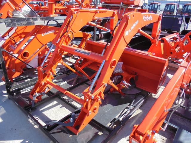 Image of Kubota LA805 equipment image 1