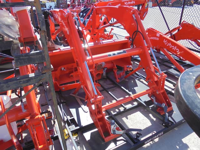 Image of Kubota LA805 equipment image 2