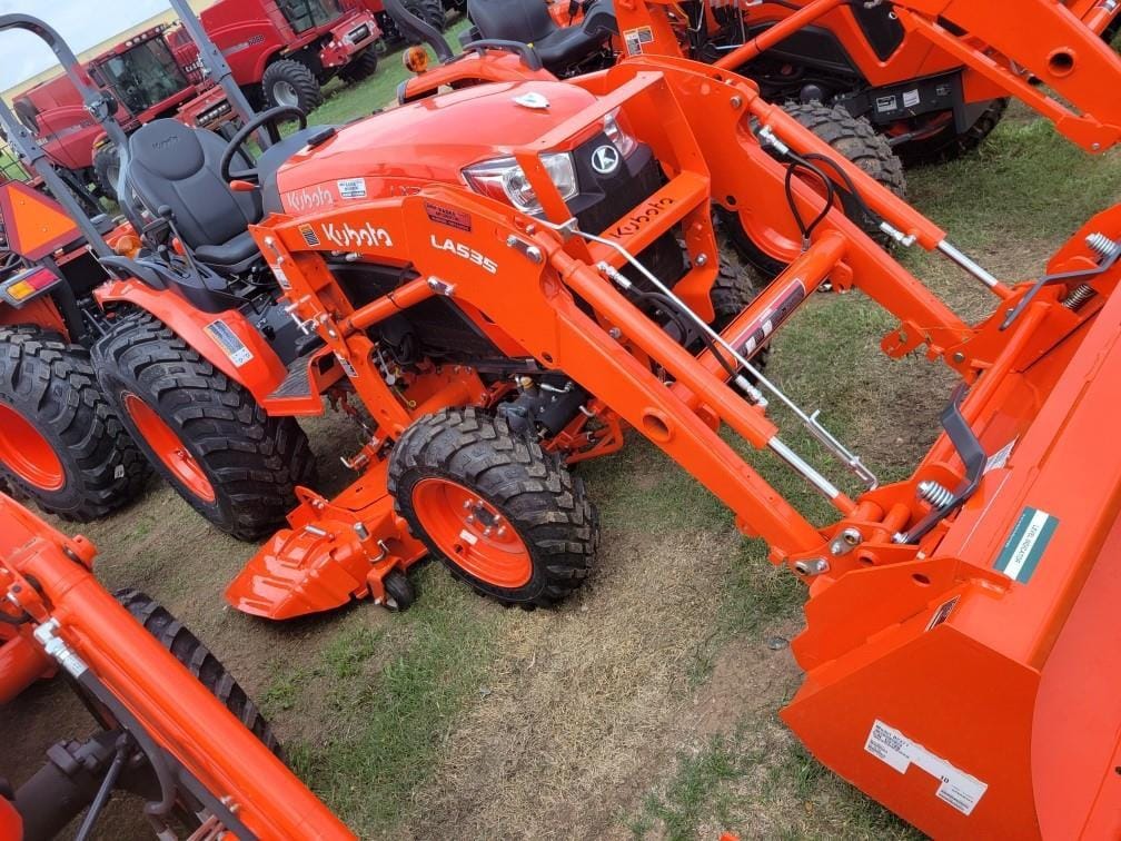 Main image Kubota LX2610