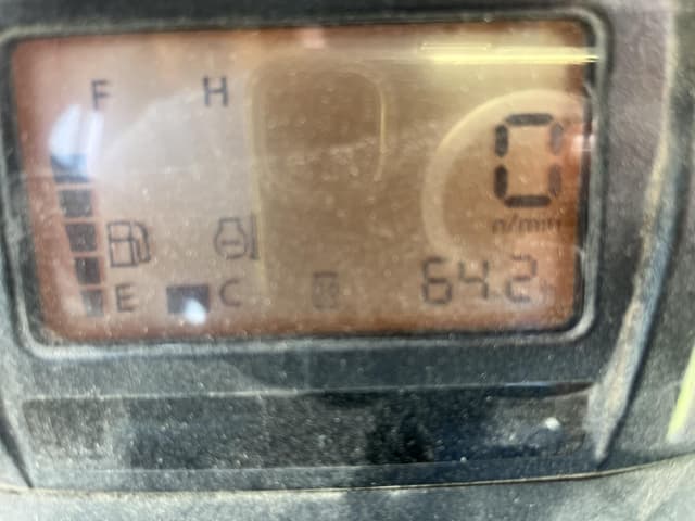 Image of Kubota LX2610HSD equipment image 2