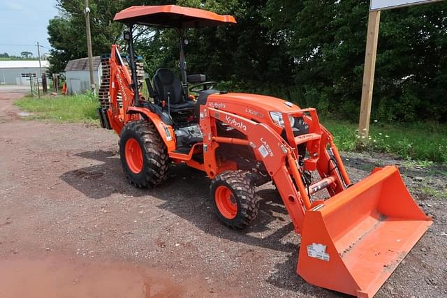 Image of Kubota LX2610HSD equipment image 4