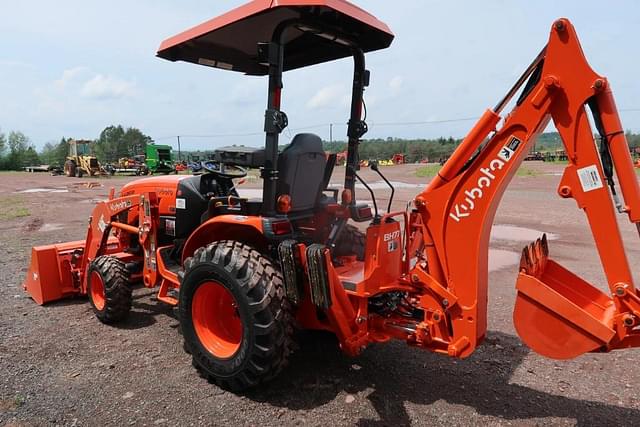 Image of Kubota LX2610HSD equipment image 2