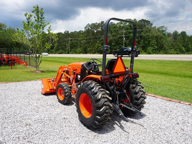 Image of Kubota LX2610SUHSD equipment image 1