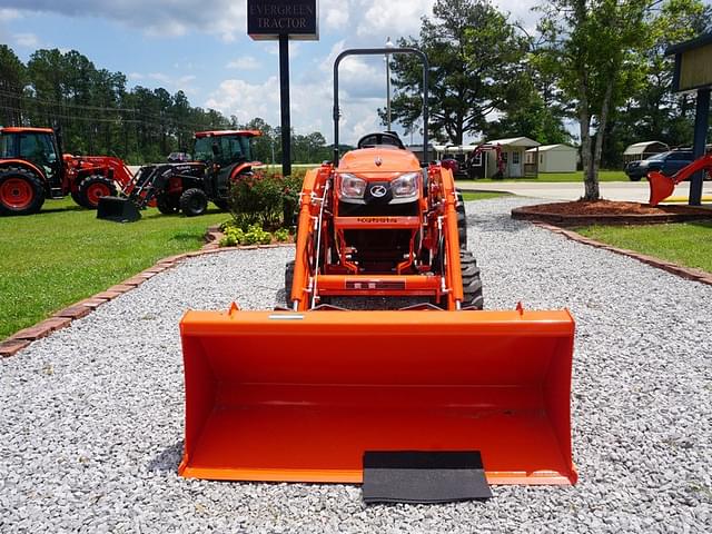 Image of Kubota LX2610SUHSD equipment image 2