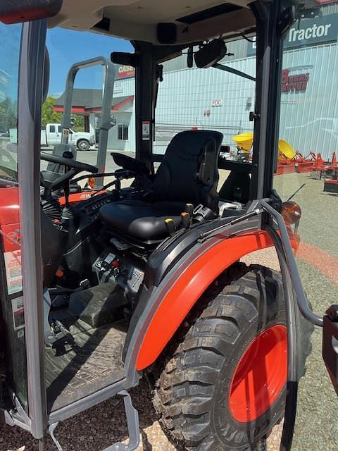 Image of Kubota LX2620HSDC equipment image 3