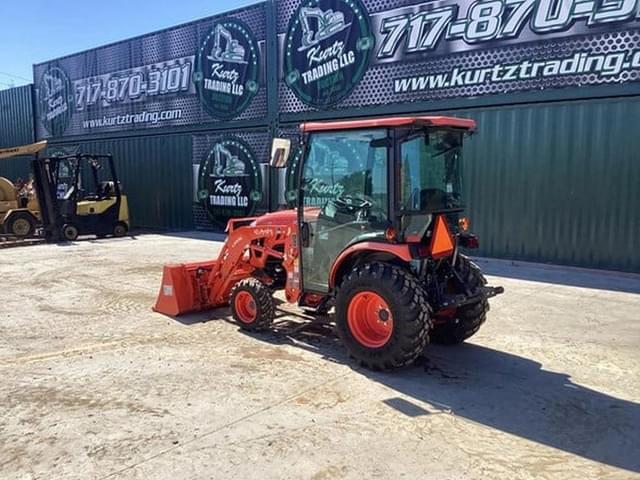 Image of Kubota LX3310 equipment image 2