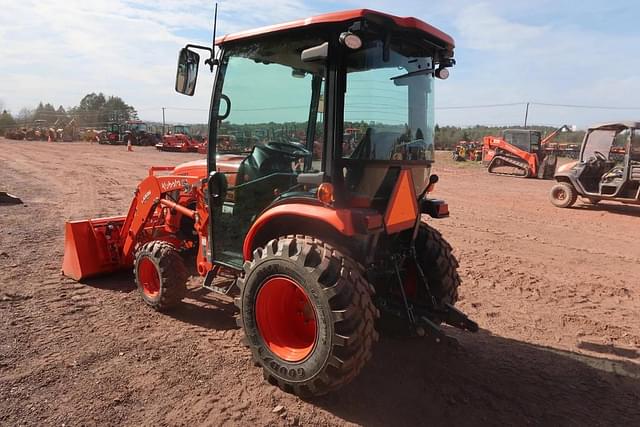 Image of Kubota LX3310 equipment image 2