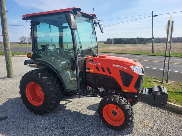 Image of Kubota LX3520SUHSDC equipment image 2