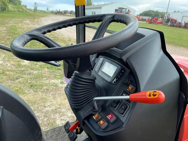 Image of Kubota LX4020HSDC equipment image 2