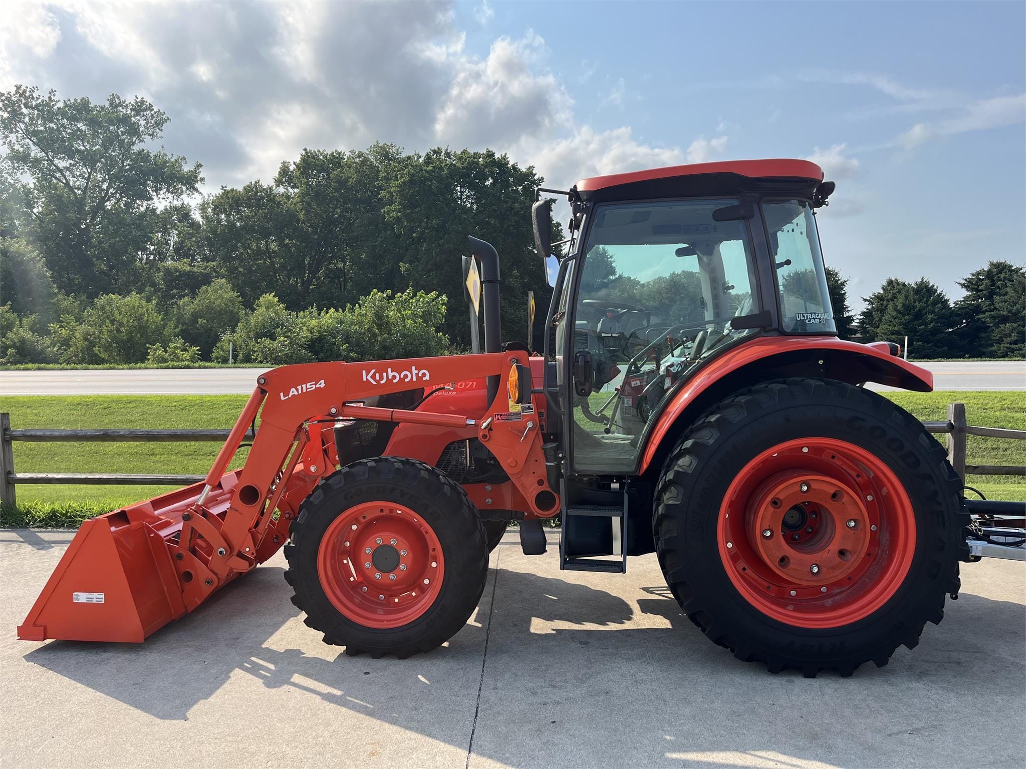 2023 Kubota M4D-071 Equipment Image0