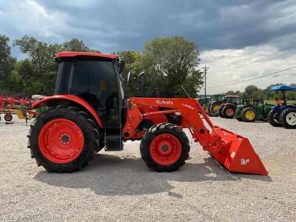 Image of Kubota M4D-071 equipment image 3