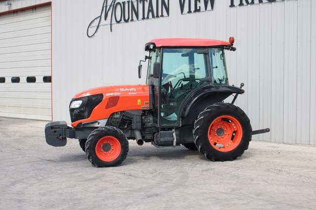 Image of Kubota M4N-071 equipment image 3