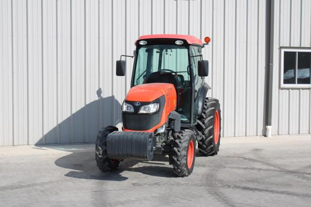 Image of Kubota M4N-071 equipment image 2