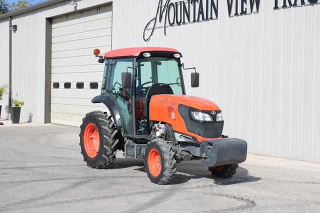 Image of Kubota M4N-071 equipment image 4