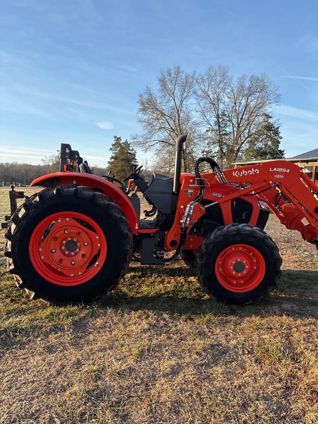 Image of Kubota M5-091HD12 equipment image 1