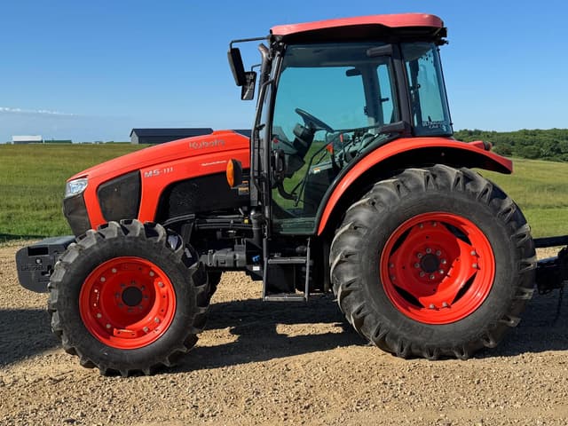 Image of Kubota M5-111 equipment image 1