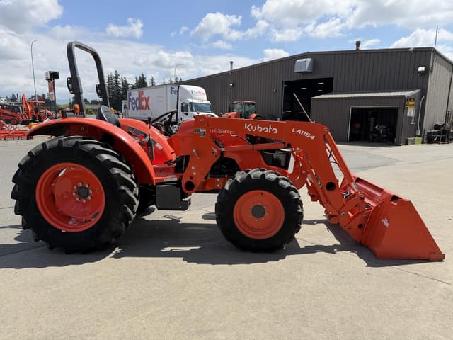Image of Kubota M5660SUHD equipment image 4