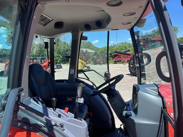 Image of Kubota M5660SUHD equipment image 2