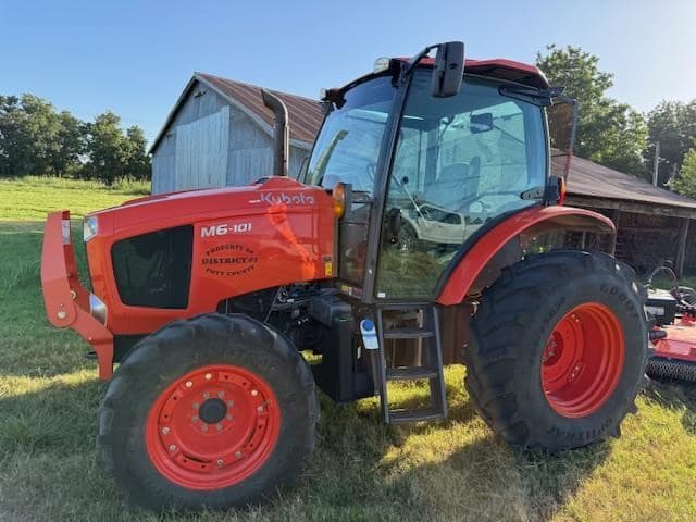 Image of Kubota M6-101 Image 1