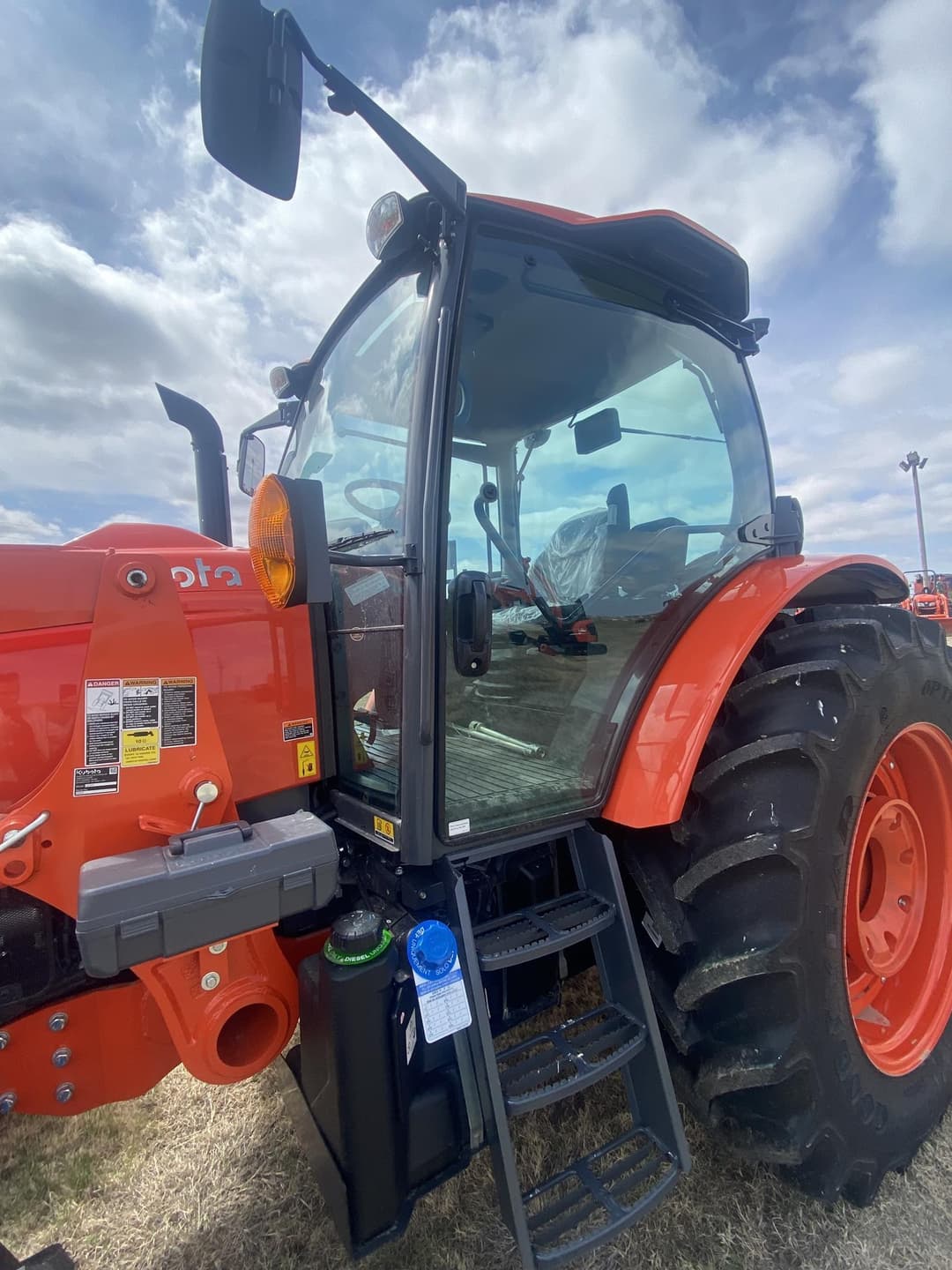 Image of Kubota M6-131 Image 1