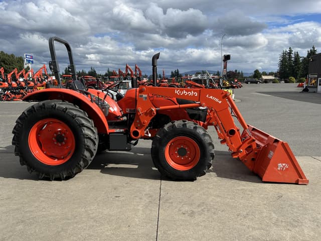 Image of Kubota M6060 equipment image 4