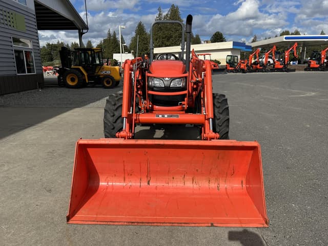Image of Kubota M6060HD equipment image 2