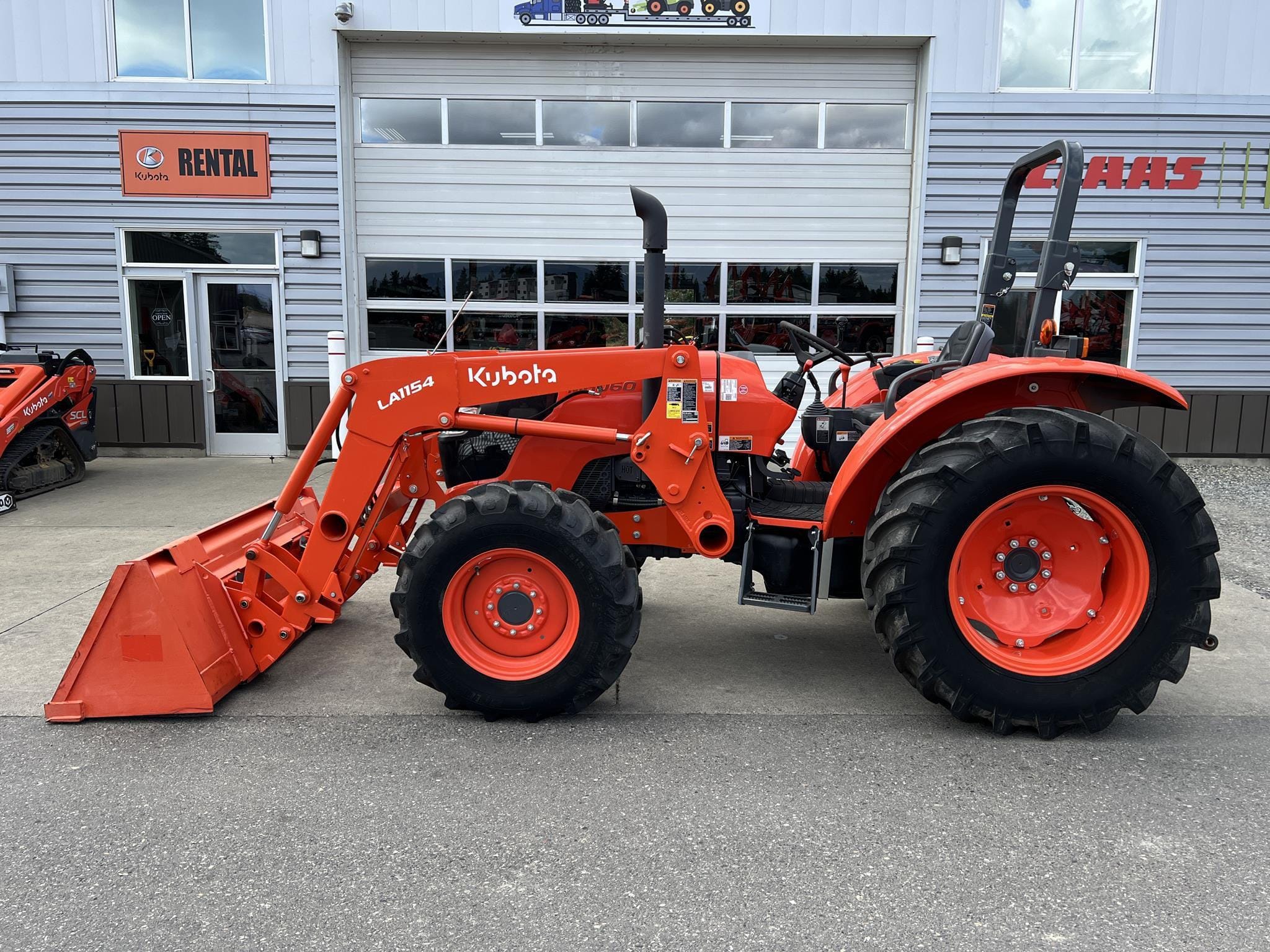 2023 Kubota M6060HD Equipment Image0