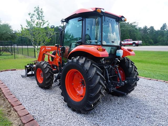 Image of Kubota M6060 equipment image 3