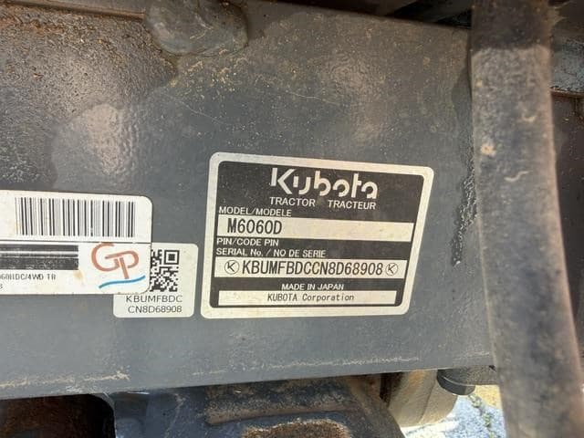 Image of Kubota M6060HDC equipment image 4