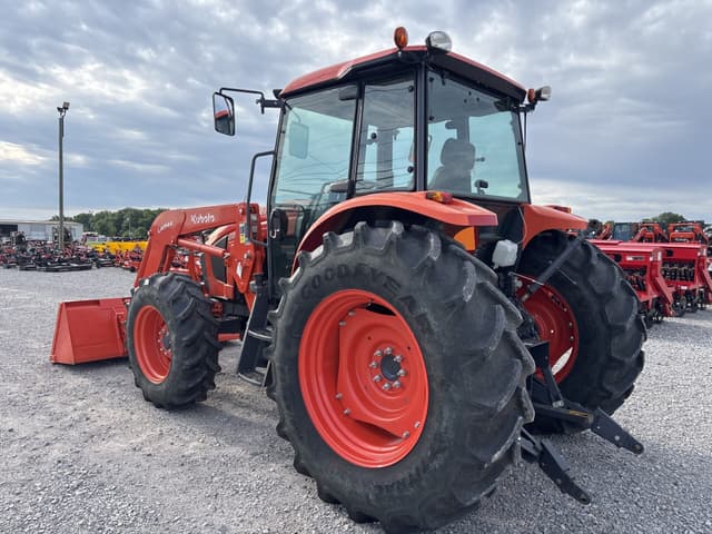 Image of Kubota M6S-111 equipment image 4
