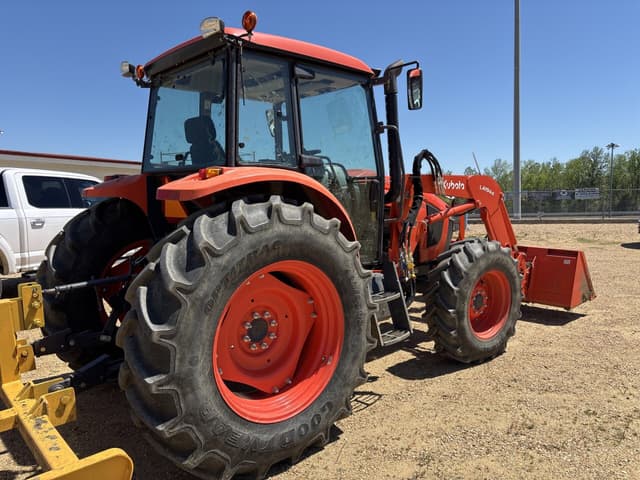 Image of Kubota M6S-111 equipment image 2