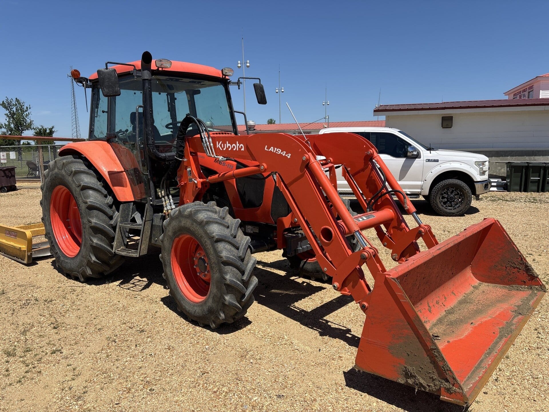 2023 Kubota M6S-111 Equipment Image0