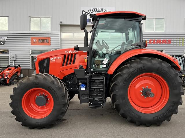 Image of Kubota M7-174 Deluxe equipment image 1