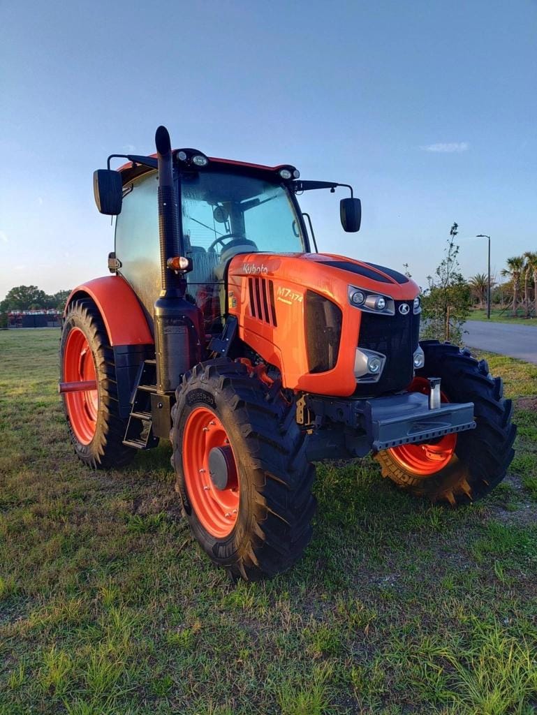 2023 Kubota M7.174 Premium Equipment Image0