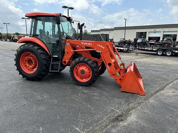 Image of Kubota M7060 equipment image 3