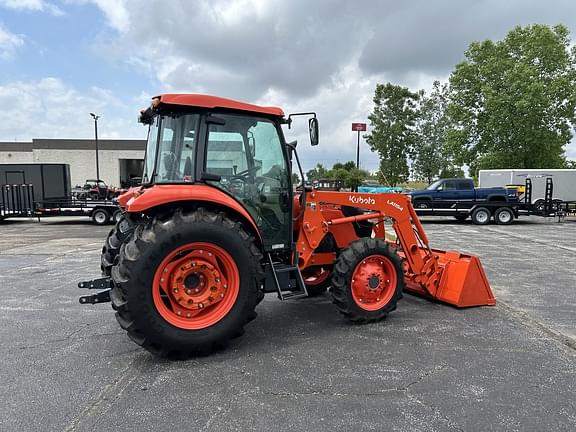 Image of Kubota M7060 equipment image 2