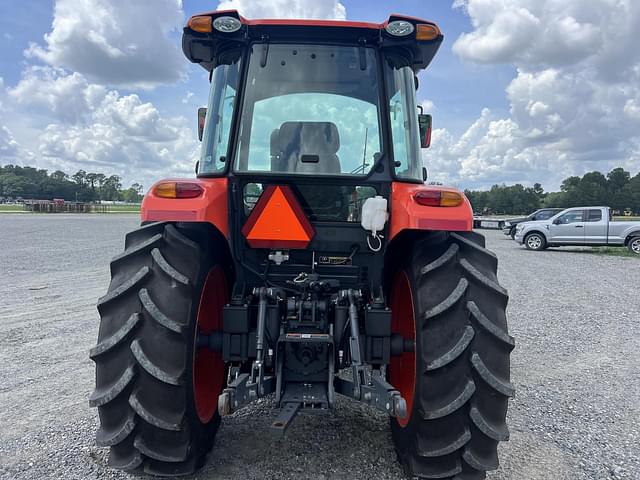 Image of Kubota M7060 equipment image 3
